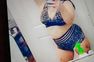 wet pussy and fat ass - Image 2